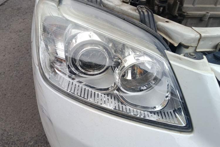 Used FAW Xiali N5 2014 1.3L Manual Comfort Version Right Front Headlight