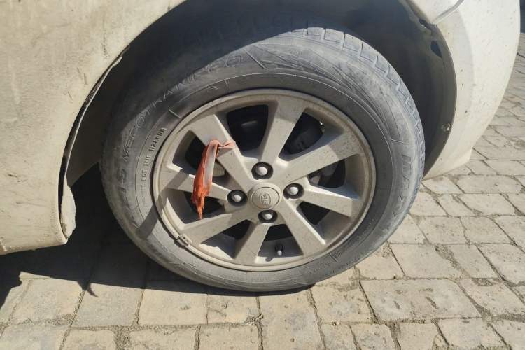 Used FAW Xiali N5 2014 1.3L Manual Comfort Version Right Front Wheel Hub