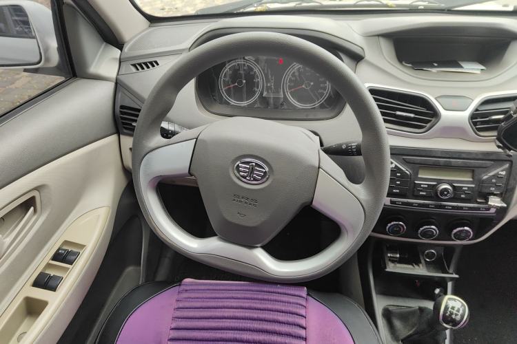 Used FAW Xiali N5 2014 1.3L Manual Luxury Version Steering Wheel