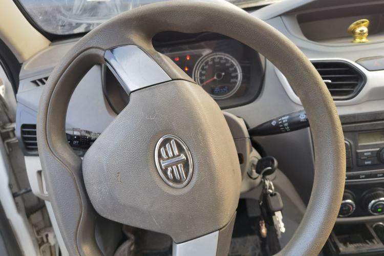Used FAW Xiali N5 2014 1.0L Manual Comfort Model Steering Wheel