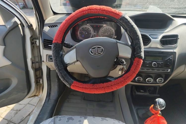 Used FAW Xiali N5 2014 1.3L Manual Comfort Version Steering Wheel