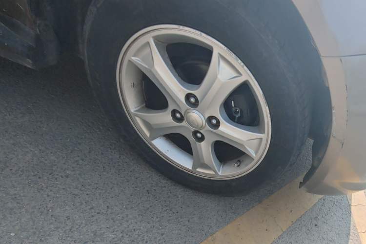 Used FAW Xiali N7 2013 1.3L Manual Luxury Model Right Front Wheel Hub