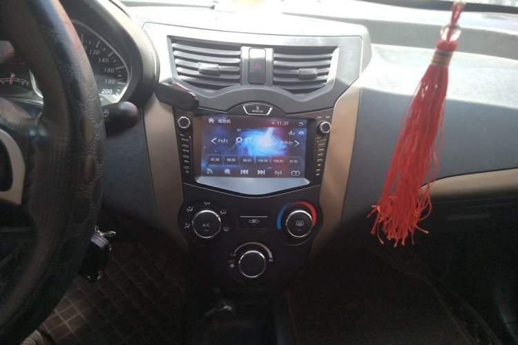 Used FAW Xiali N7 2013 1.3L Manual Comfort Model Audio And AC Panel