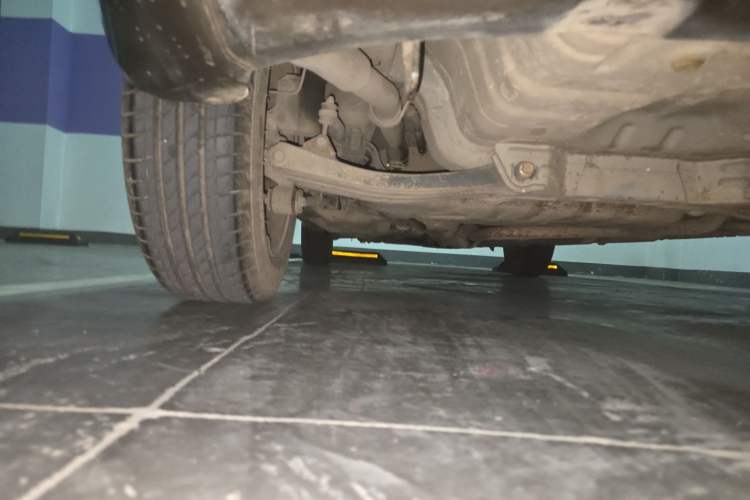 Used FAW Xiali N7 2013 1.3L Manual Comfort Model Chassis Rear Left