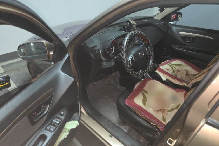 Used FAW Xiali N7 2013 1.3L Manual Comfort Model Driver Seat