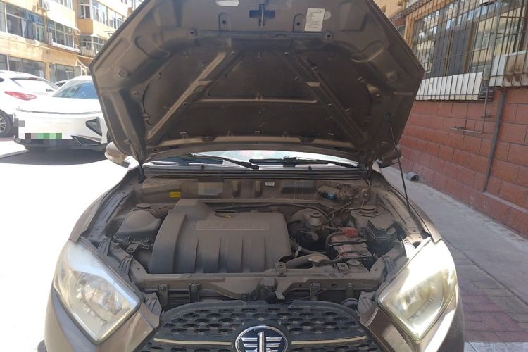 Used FAW Xiali N7 2013 1.3L Manual Comfort Model Engine Bay