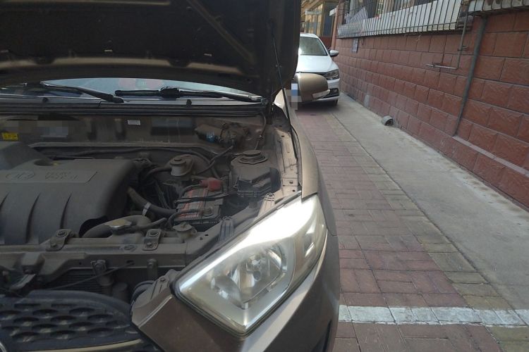 Used FAW Xiali N7 2013 1.3L Manual Comfort Model Engine Bay Left