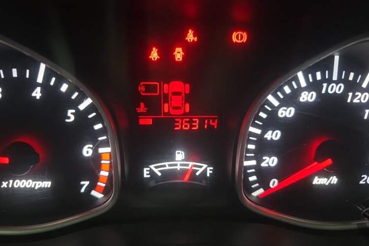 Used FAW Xiali N7 2013 1.3L Manual Comfort Model Odometer Close Up