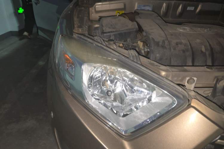Used FAW Xiali N7 2013 1.3L Manual Comfort Model Right Front Headlight