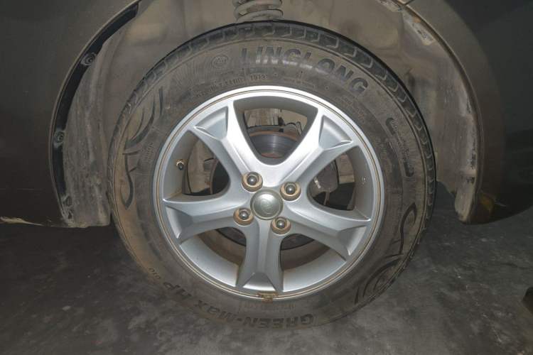 Used FAW Xiali N7 2013 1.3L Manual Comfort Model Right Front Wheel Hub
