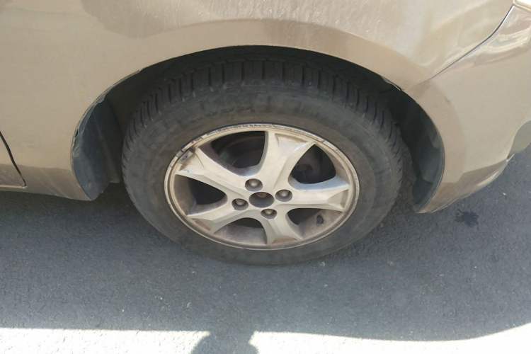 Used FAW Xiali N7 2013 1.3L Manual Comfort Model Right Front Wheel Hub