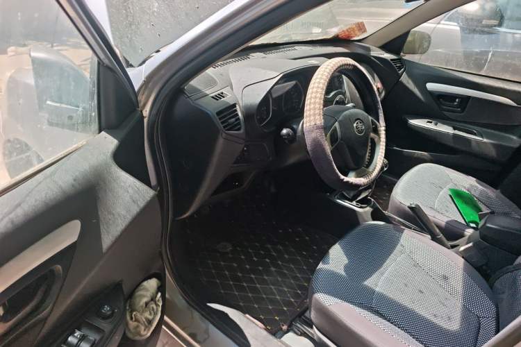 Used FAW Xiali N7 2013 1.3L Manual Luxury Model Driver Seat