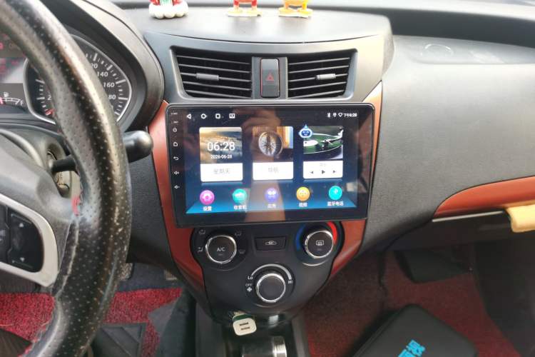 Used FAW Xiali N7 2013 1.3L Manual Luxury Model Audio And AC Panel