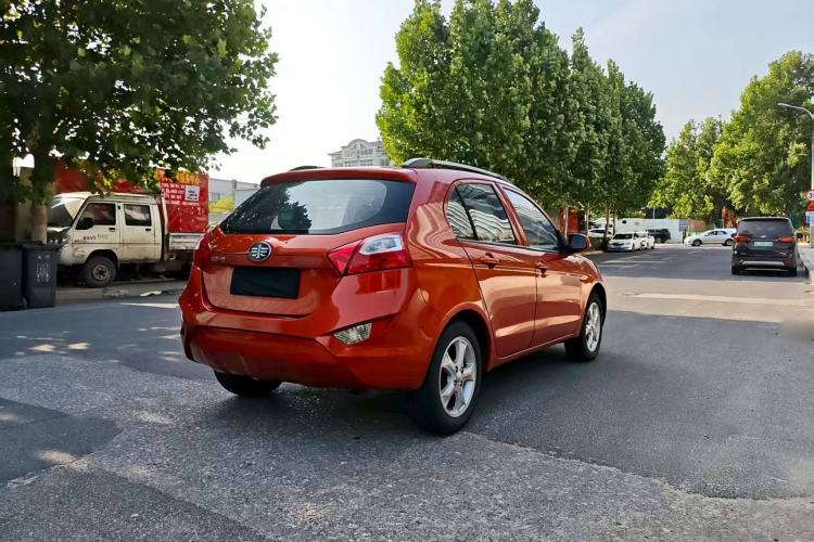 Used FAW Xiali N7 2013 1.3L Manual Luxury Model Exterior 5