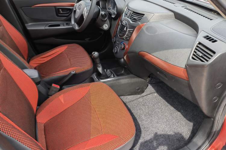 Used FAW Xiali N7 2013 1.3L Manual Luxury Model Interior 2