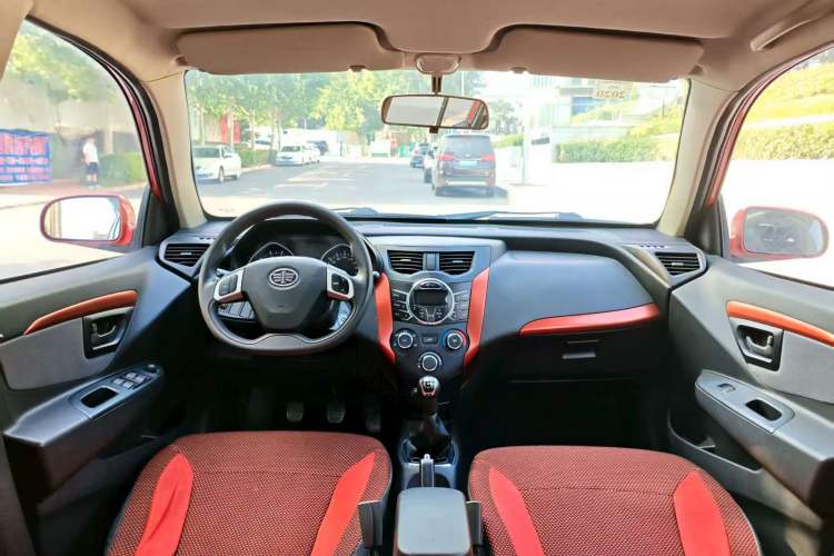 Used FAW Xiali N7 2013 1.3L Manual Luxury Model Interior 3