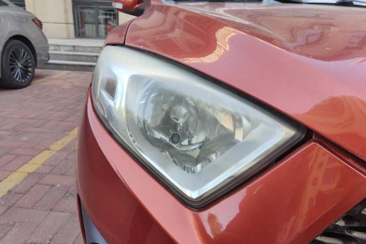 Used FAW Xiali N7 2013 1.3L Manual Luxury Model Right Front Headlight