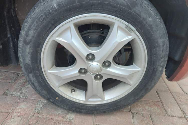 Used FAW Xiali N7 2013 1.3L Manual Luxury Model Right Front Wheel Hub