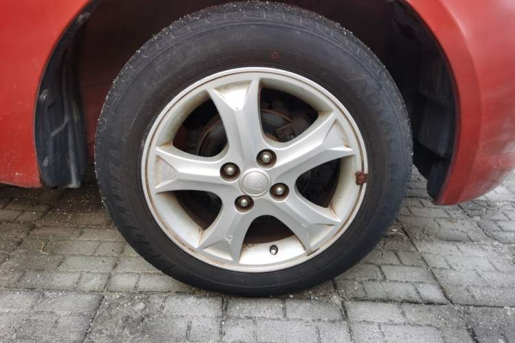 Used FAW Xiali N7 2013 1.3L Manual Luxury Model Right Front Wheel Hub