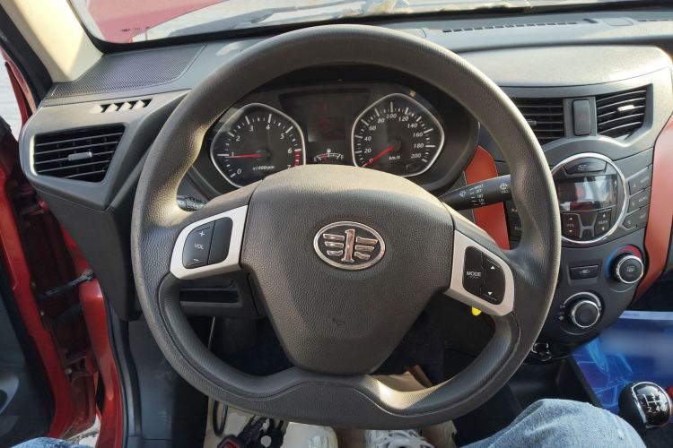 Used FAW Xiali N7 2013 1.3L Manual Luxury Model Steering Wheel