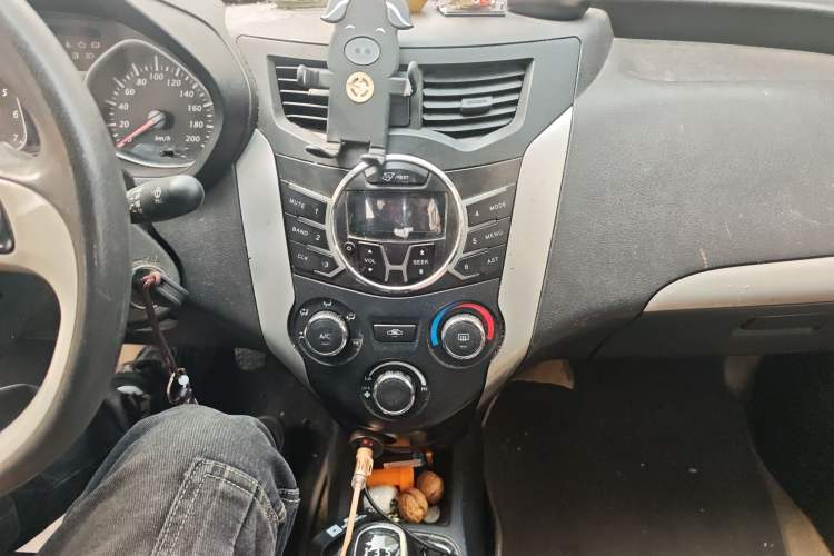 Used FAW Xiali N7 2013 1.3L Manual Luxury Model Audio And AC Panel