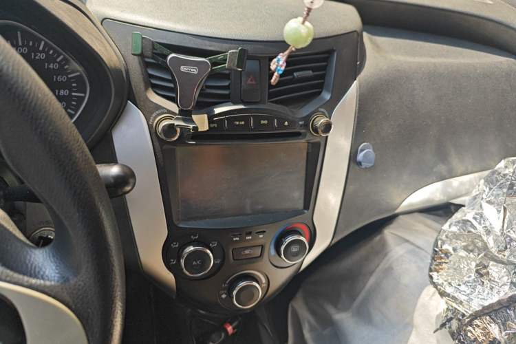 Used FAW Xiali N7 2013 1.3L Manual Luxury Model Audio And AC Panel