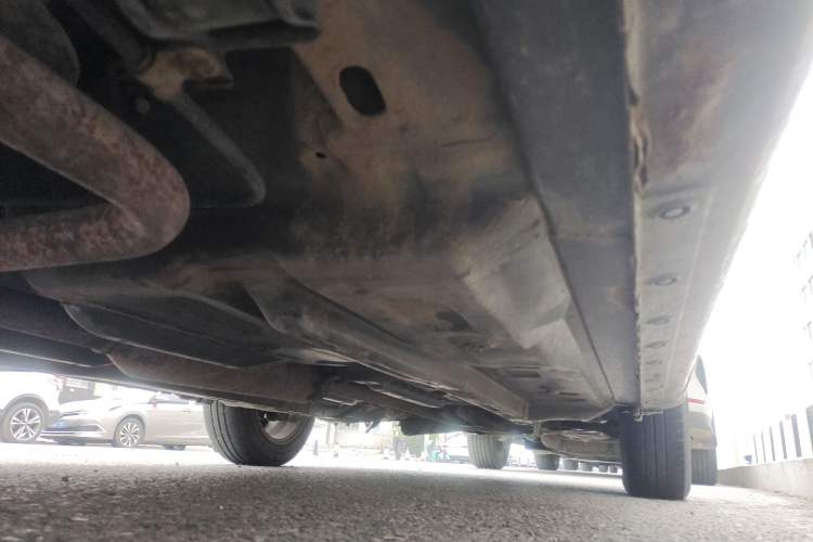 Used FAW Xiali N7 2013 1.3L Manual Luxury Model Chassis Rear Right