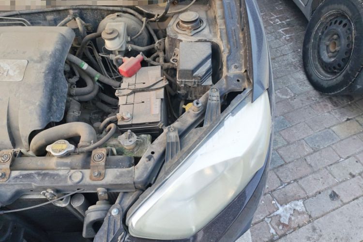 Used FAW Xiali N7 2013 1.3L Manual Luxury Model Engine Bay Left