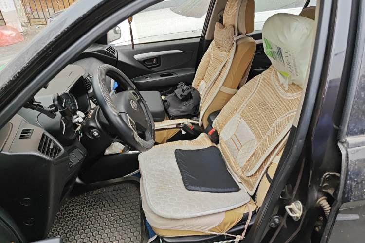 Used FAW Xiali N7 2013 1.3L Manual Luxury Model Left Front Seat