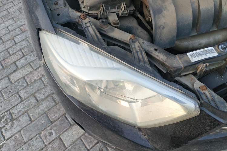 Used FAW Xiali N7 2013 1.3L Manual Luxury Model Right Front Headlight