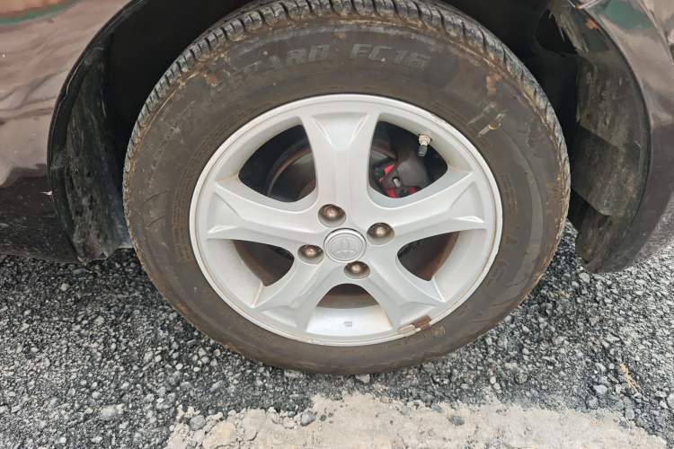 Used FAW Xiali N7 2013 1.3L Manual Luxury Model Right Front Wheel Hub