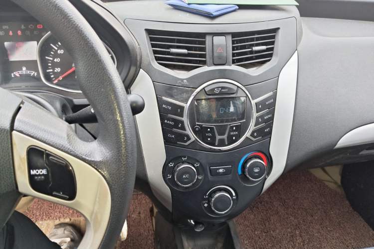 Used FAW Xiali N7 2013 1.3L Manual Comfort Model Audio And AC Panel