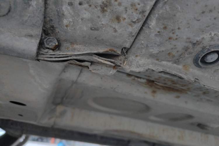 Used FAW Xiali N7 2013 1.3L Manual Comfort Model Chassis Front Left