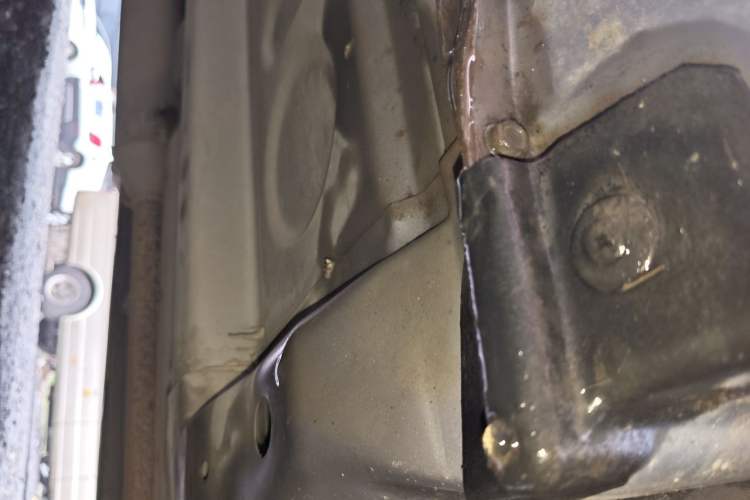 Used FAW Xiali N7 2013 1.3L Manual Comfort Model Chassis Front Right