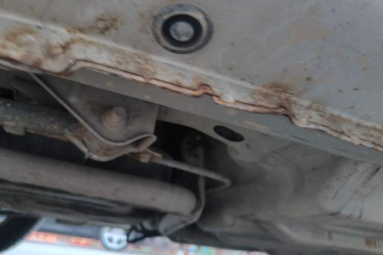 Used FAW Xiali N7 2013 1.3L Manual Comfort Model Chassis Rear Right