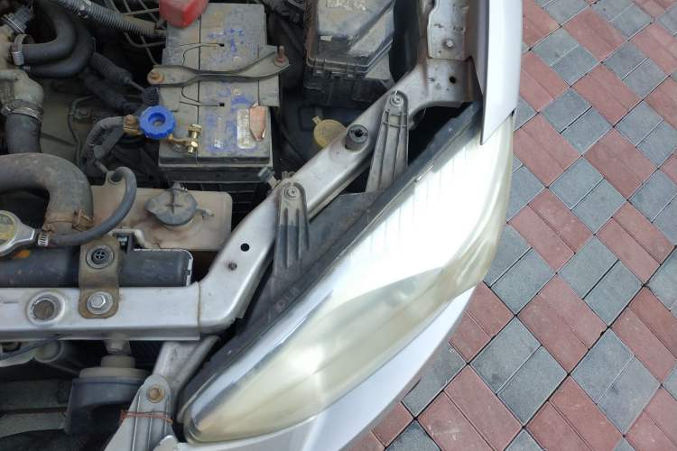 Used FAW Xiali N7 2013 1.3L Manual Luxury Model Engine Bay Left
