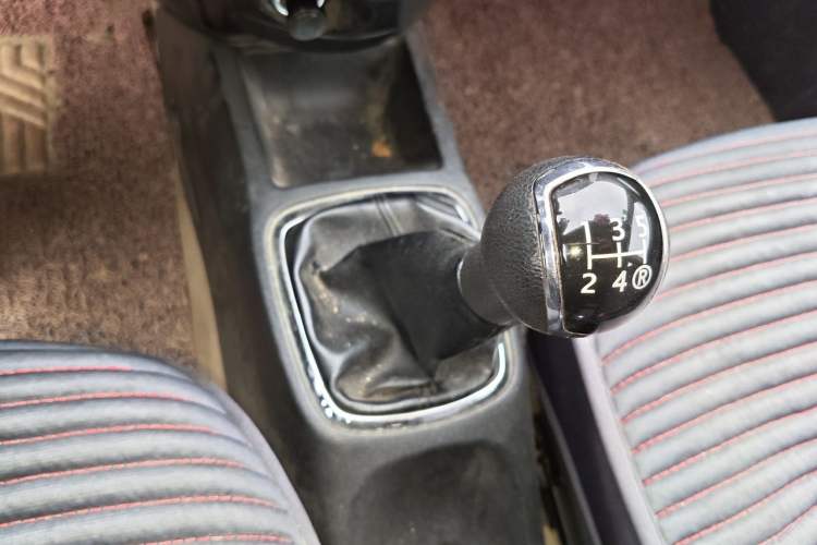 Used FAW Xiali N7 2013 1.3L Manual Comfort Model Gear Lever