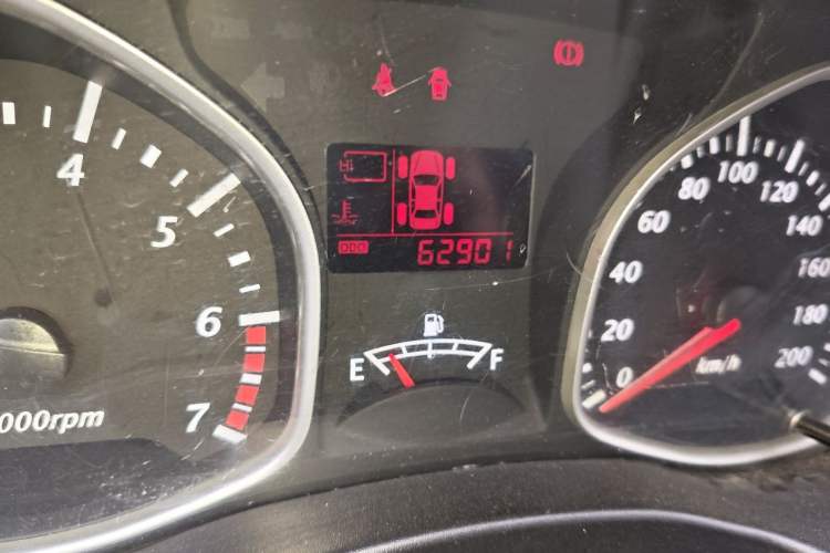 Used FAW Xiali N7 2013 1.3L Manual Comfort Model Odometer Close Up
