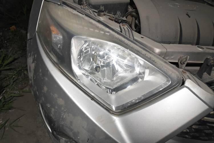 Used FAW Xiali N7 2013 1.3L Manual Luxury Model Right Front Headlight