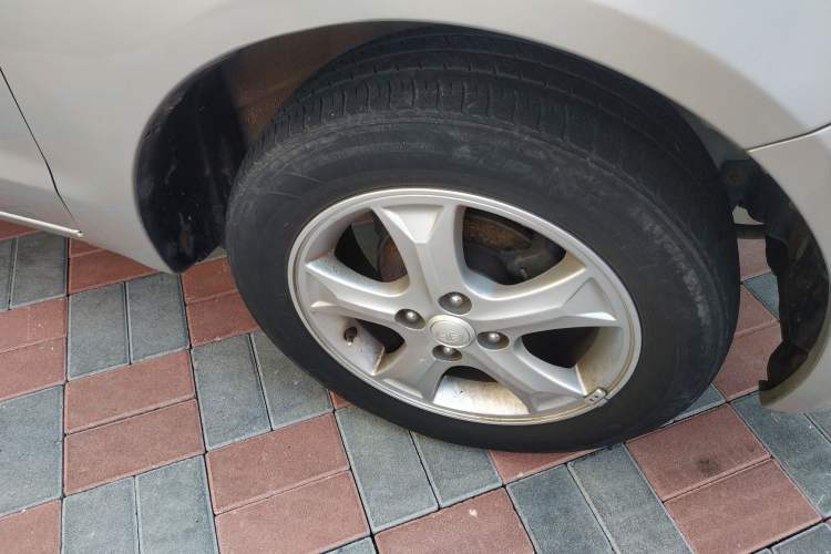 Used FAW Xiali N7 2013 1.3L Manual Luxury Model Right Front Wheel Hub