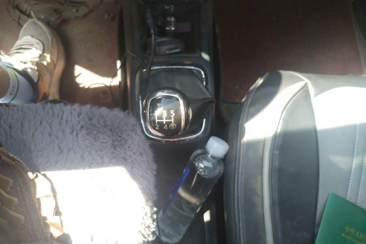 Used FAW Xiali N7 2013 1.3L Manual Luxury Model Gear Lever