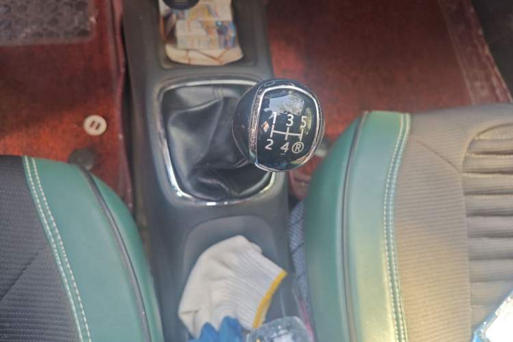 Used FAW Xiali N7 2013 1.3L Manual Luxury Model Gear Lever