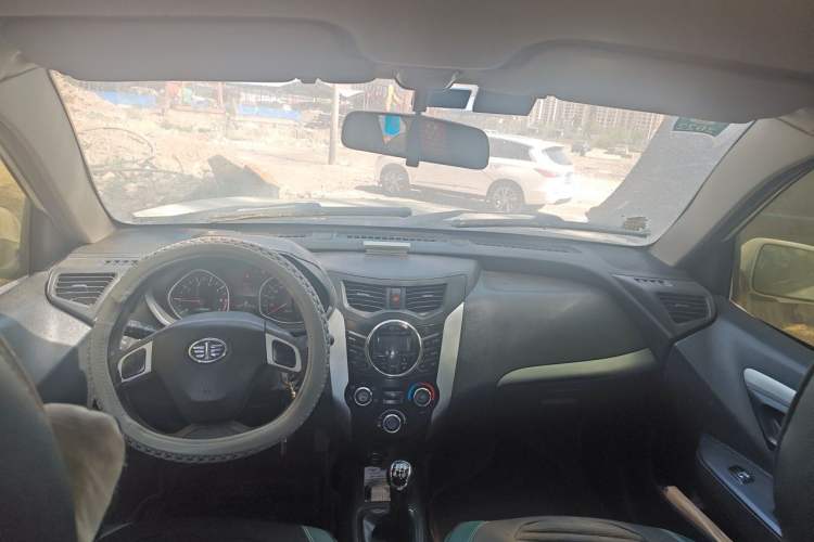 Used FAW Xiali N7 2013 1.3L Manual Luxury Model Headliner
