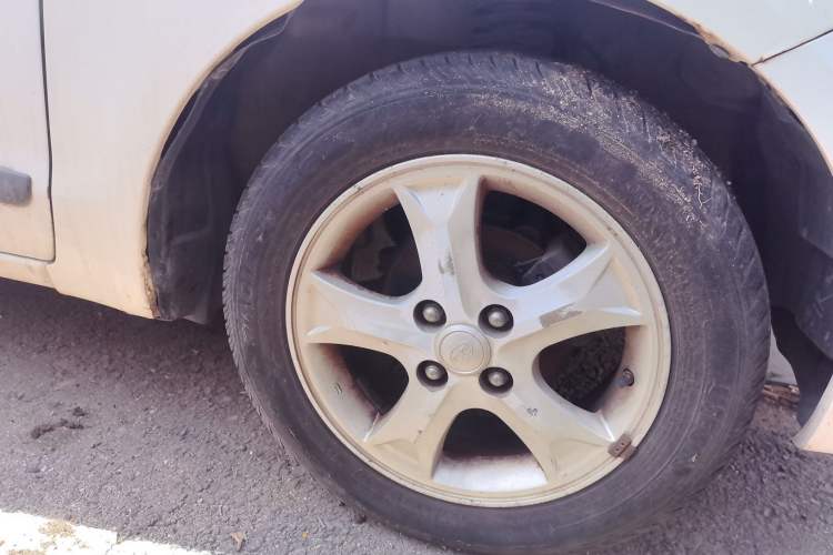 Used FAW Xiali N7 2013 1.3L Manual Comfort Model Right Front Wheel Hub