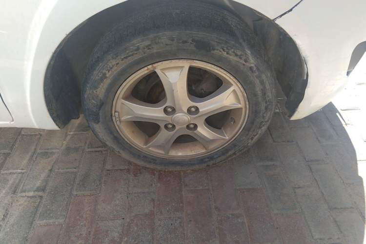 Used FAW Xiali N7 2013 1.3L Manual Luxury Model Right Front Wheel Hub