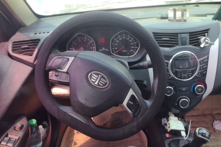 Used FAW Xiali N7 2013 1.3L Manual Comfort Model Steering Wheel