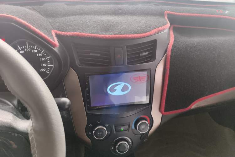 Used FAW Xiali N7 2013 1.3L Manual Luxury Model Audio And AC Panel