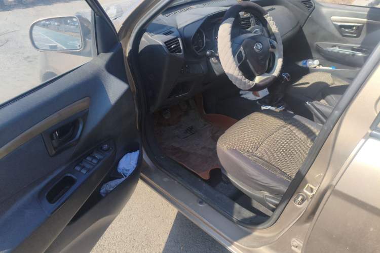 Used FAW Xiali N7 2013 1.3L Manual Luxury Model Driver Seat