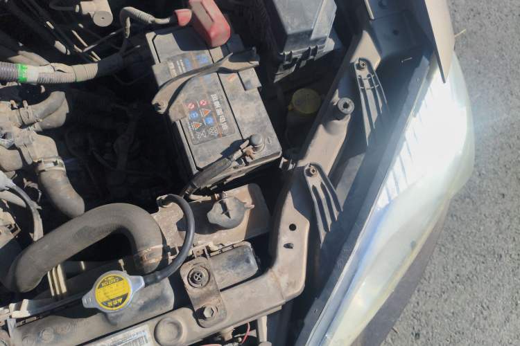 Used FAW Xiali N7 2013 1.3L Manual Luxury Model Engine Bay Left