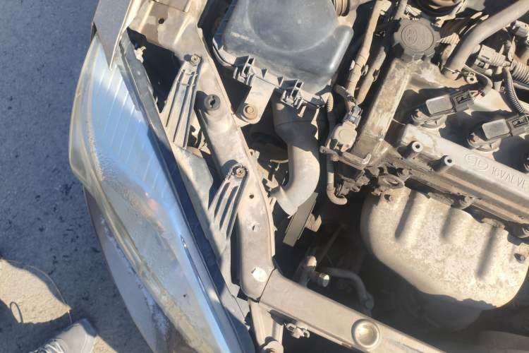 Used FAW Xiali N7 2013 1.3L Manual Luxury Model Engine Bay Right